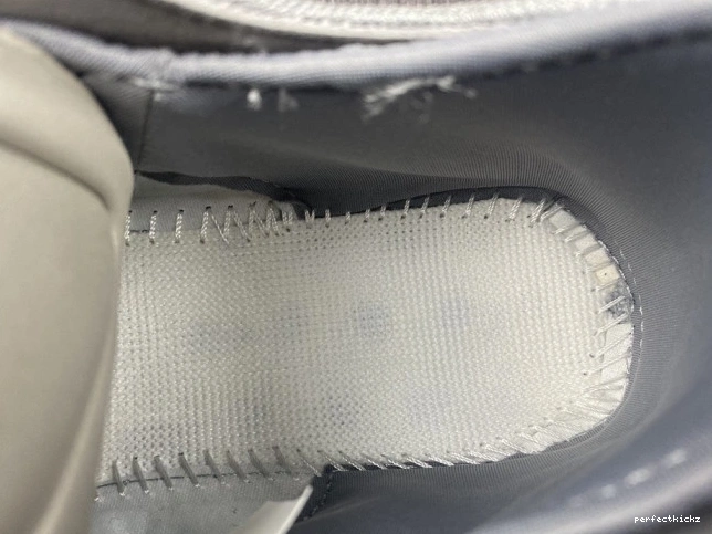 ADIDAS H68033 YEEZY 400 0707